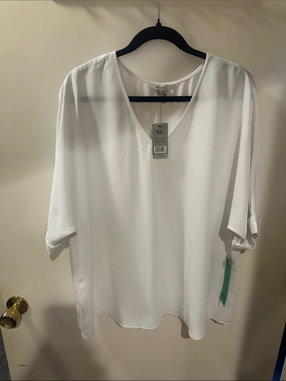 NWT Zozo White Short Sleeve V-Neck Blouse Size XL